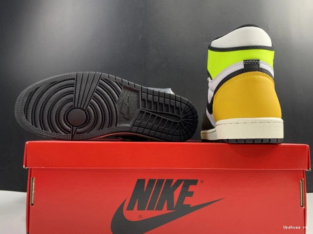 555088-118 1 Gold' High Air 'Volt Retro  OG Jordan 0210